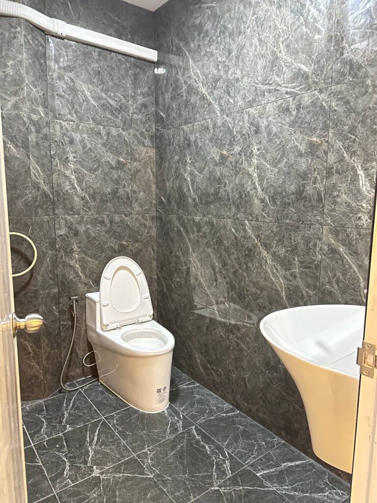 Denz CoWorking WorkStay Resort and Cafe Kathu Patong Phuket Guest Room Bathroom