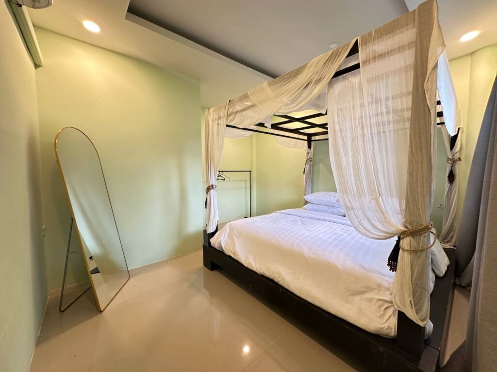 Denz CoWorking WorkStay Resort and Cafe Kathu Patong Phuket Guestroom Honey Moon Suite.