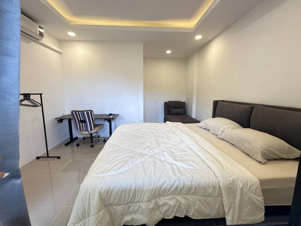 Denz CoWorking WorkStay Resort and Cafe Kathu Patong Phuket Guestroom for Rent